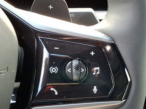 Certified 2025 BMW 530i xDrive w/ Premium Package image 22