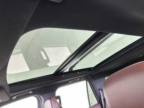 Used 2024 Ford Expedition Limited image 19