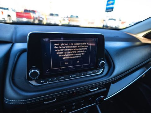 Used 2023 Nissan Rogue S image 14