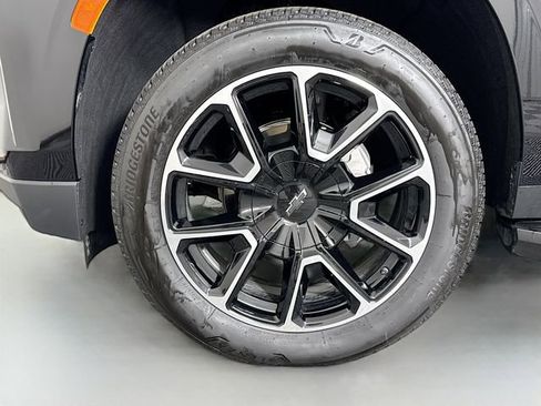 Used 2024 Chevrolet Tahoe RST w/ Luxury Package AWD/4WD image 32