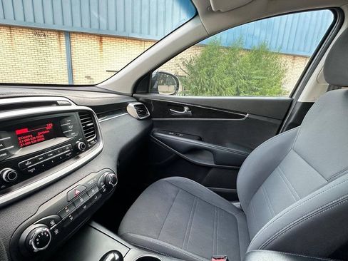 Used 2016 Kia Sorento L FWD image 39