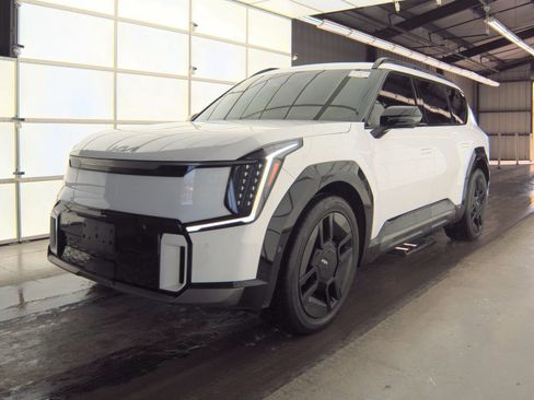 Used 2025 Kia EV9 GT-Line image 1