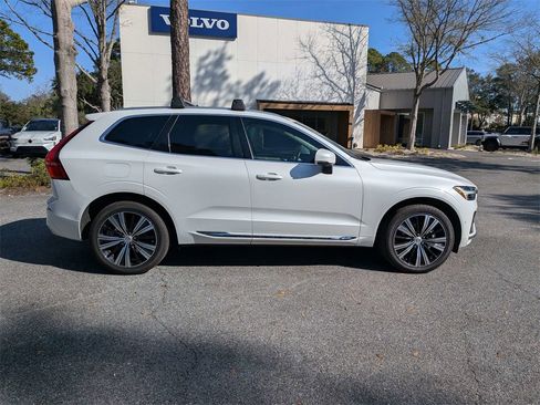 Certified 2023 Volvo XC60 B5 Ultimate image 3