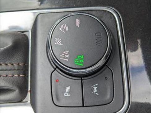 Used 2019 Chevrolet Blazer Premier w/ Sun and Wheels Package image 28