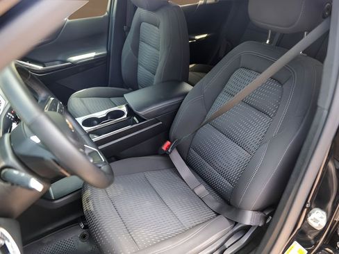 Used 2025 Chevrolet Equinox LT FWD image 7