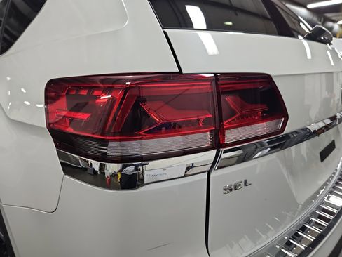 Used 2023 Volkswagen Atlas SEL AWD/4WD image 35