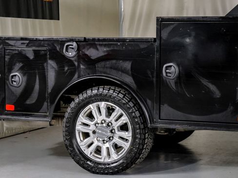 Used 2023 GMC Sierra 3500 Denali w/ Denali Ultimate Package AWD/4WD image 6