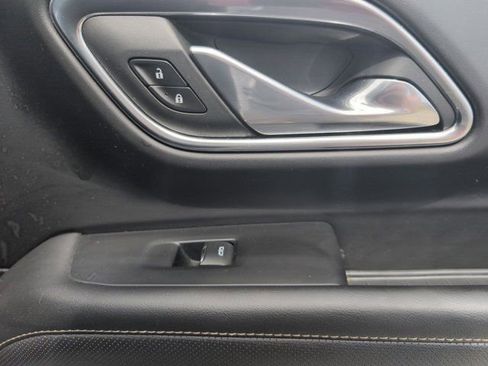 Used 2023 Chevrolet Suburban Premier image 34