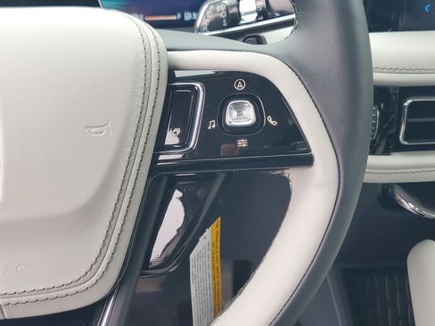 New 2026 Lincoln Aviator Premiere image 17