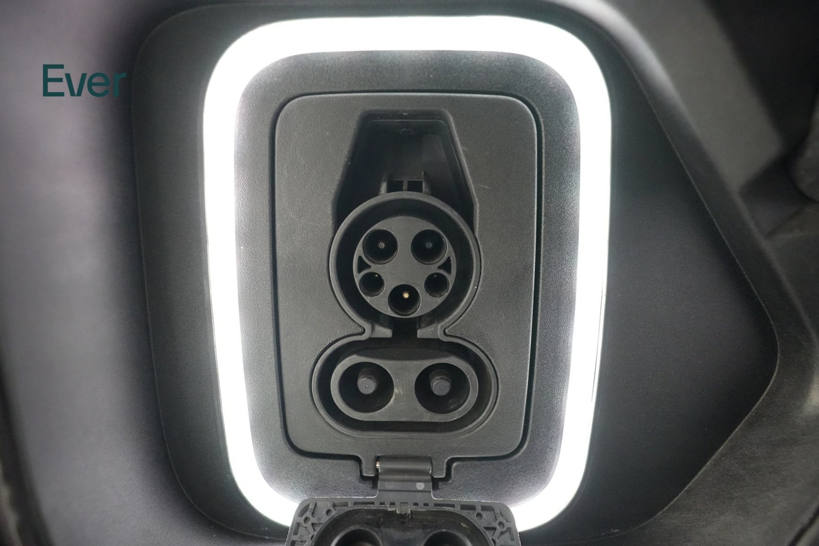 Used 2023 Rivian R1S Launch Edition Quad AWD/4WD image 10
