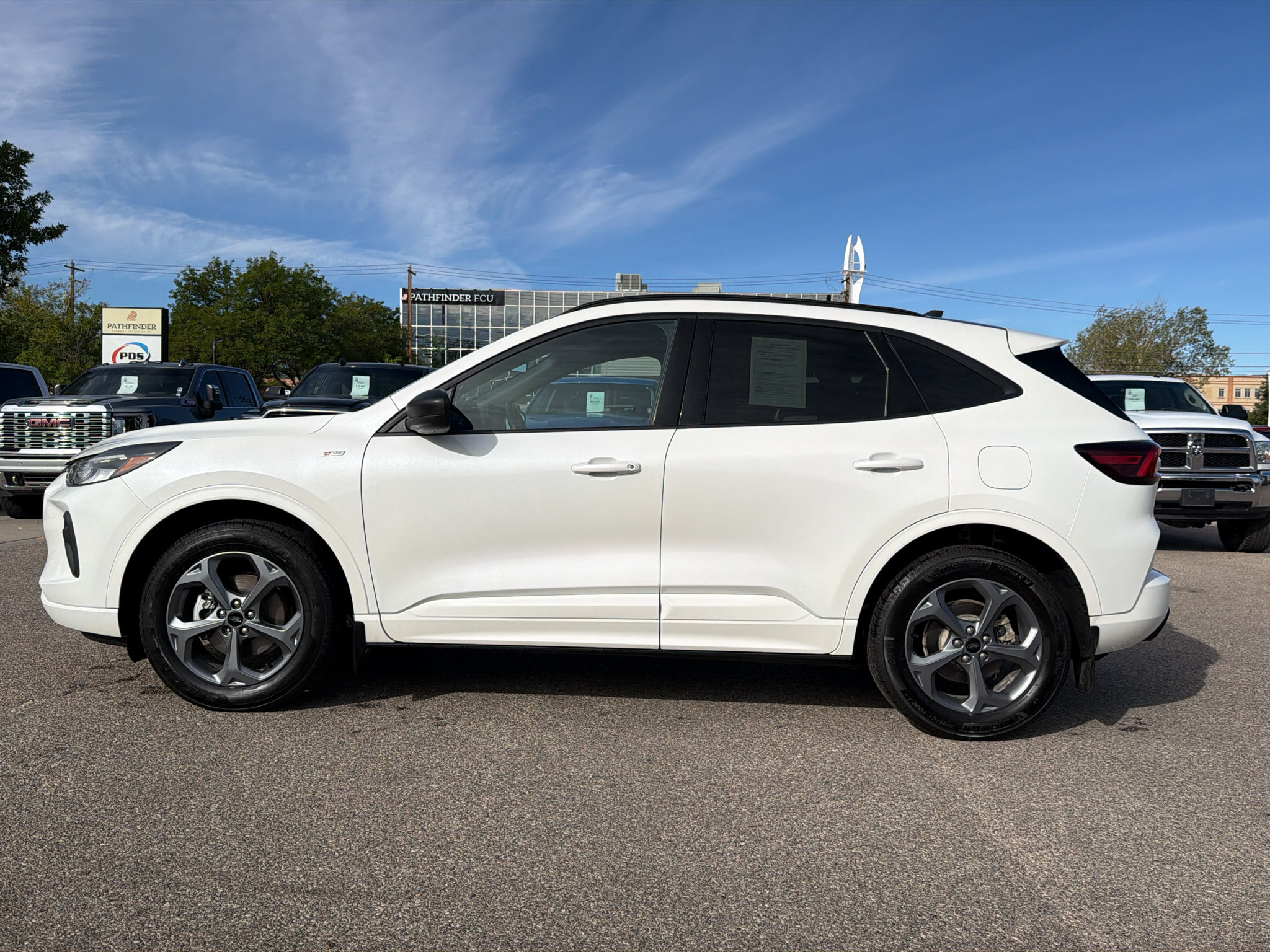 Used 2024 Ford Escape ST-Line w/ Tech Pack #1 AWD/4WD image 2