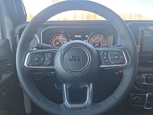 New 2026 Jeep Wrangler Unlimited Sahara AWD/4WD image 36