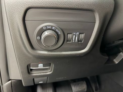 Used 2024 Jeep Grand Cherokee L Laredo AWD/4WD image 15