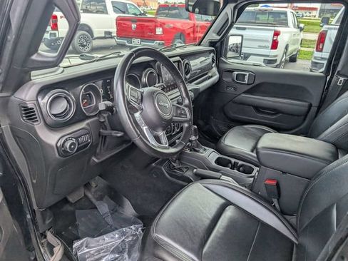 Used 2021 Jeep Wrangler Unlimited Sahara AWD/4WD image 12