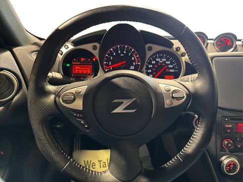 Used 2020 Nissan 370Z Coupe RWD image 25