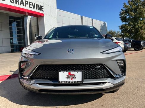 Used 2025 Buick Envista Sport Touring image 4