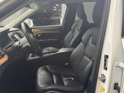 Used 2023 Volvo XC90 B6 Core w/ Climate Package AWD/4WD image 6