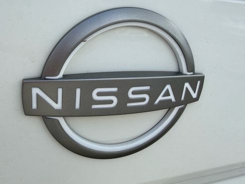 Certified 2024 Nissan Frontier SV RWD image 9