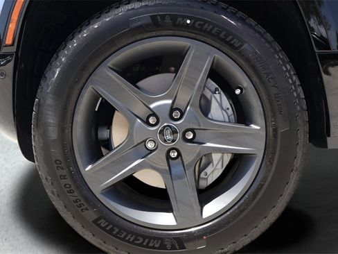 New 2025 Land Rover Defender 90 X-Dynamic SE image 26