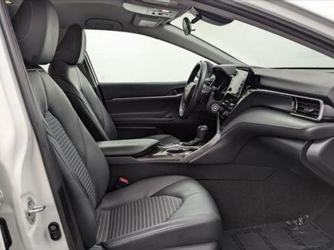 Used 2024 Toyota Camry SE image 21