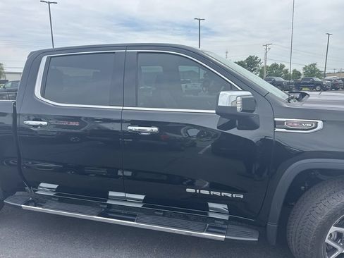 Used 2023 GMC Sierra 1500 SLT w/ SLT Premium Package AWD/4WD image 6
