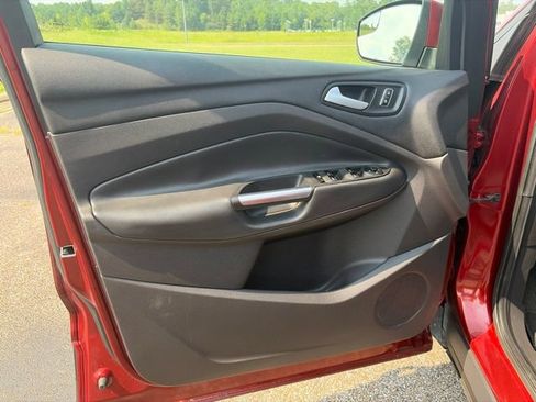 Used 2015 Ford Escape SE FWD image 16