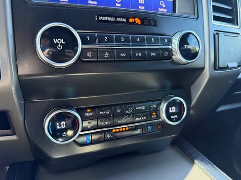 Used 2020 Ford Expedition Max XLT w/ Equipment Group 202A RWD image 34
