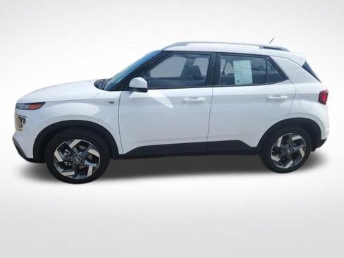 Used 2023 Hyundai Venue SEL FWD image 4