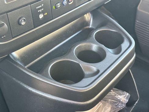 Used 2020 Chevrolet Express 2500 image 20