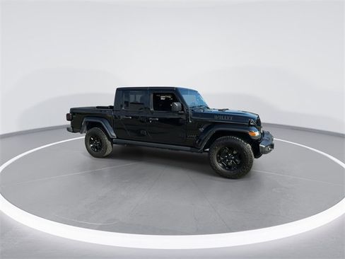 Used 2022 Jeep Gladiator Willys image 2