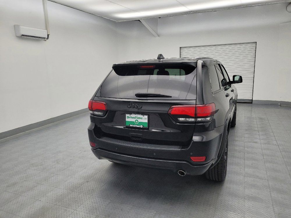 Used 2020 Jeep Grand Cherokee Altitude AWD/4WD image 7