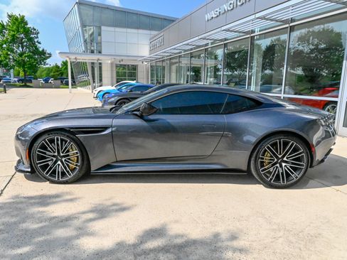 Used 2024 Aston Martin DB12 Coupe RWD image 3