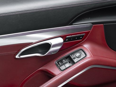 Used 2019 Porsche 911 Carrera image 19