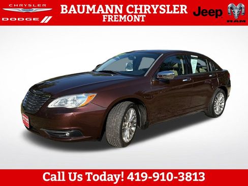 Used 2012 Chrysler 200 Limited FWD image 2