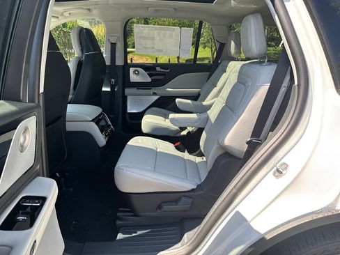 New 2026 Lincoln Aviator Reserve w/ Luxury Package AWD/4WD image 26