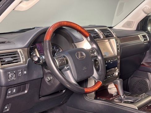 Used 2016 Lexus GX 460 image 31