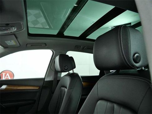 Used 2023 Audi Q5 2.0T Premium w/ Convenience Package image 18