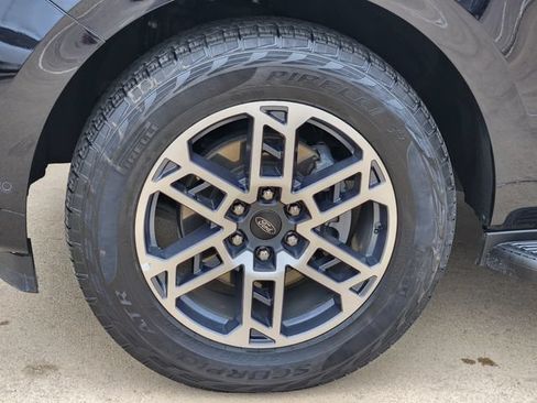 Used 2025 Ford Expedition Active AWD/4WD image 18