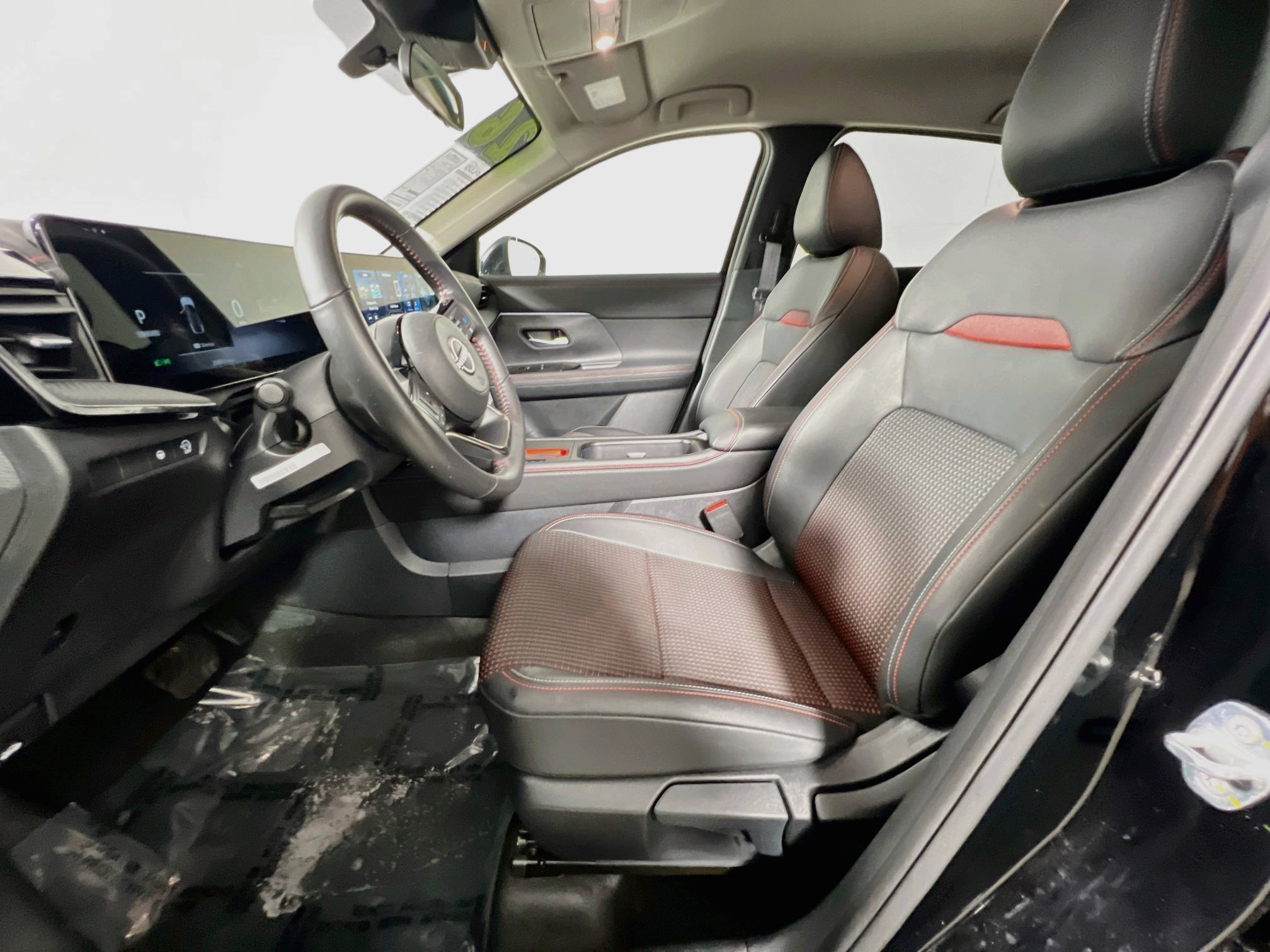 Used 2026 Nissan Kicks SR w/ Cold Weather Package FWD image 15