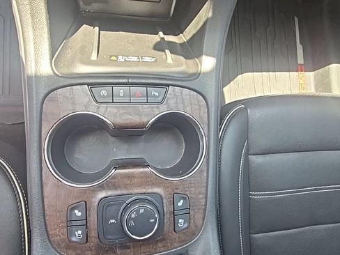 Used 2023 GMC Acadia Denali w/ Denali Ultimate Package FWD image 19