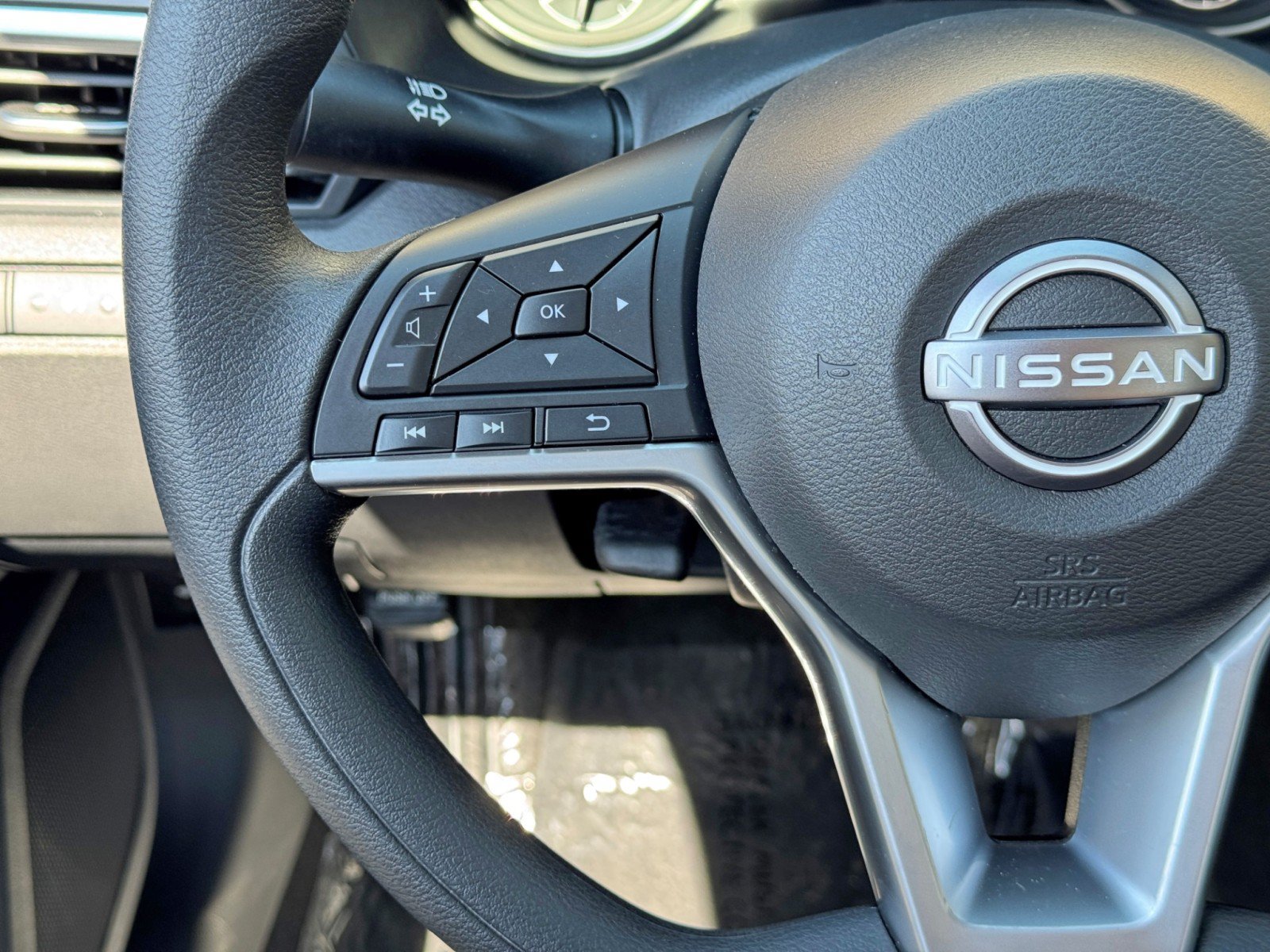 Used 2025 Nissan Altima 2.5 SV FWD image 19