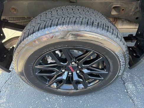 Certified 2024 GMC Sierra 1500 Elevation AWD/4WD image 11