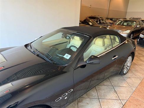 Used 2010 Maserati GranTurismo Convertible image 54