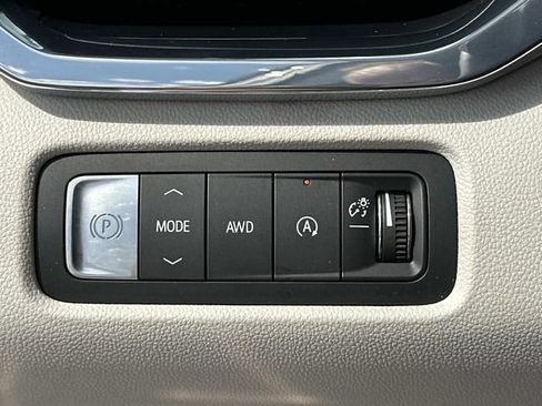 Certified 2025 GMC Acadia Denali w/ Super Cruise Package AWD/4WD image 17