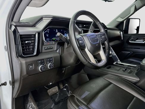 Used 2024 GMC Sierra 3500 Denali w/ Denali Reserve Package AWD/4WD image 11