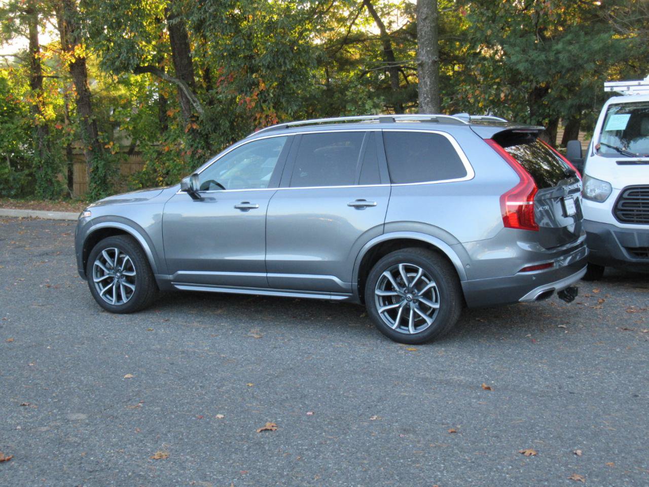 Used 2017 Volvo XC90 T6 Momentum w/ Vision Package AWD/4WD image 3