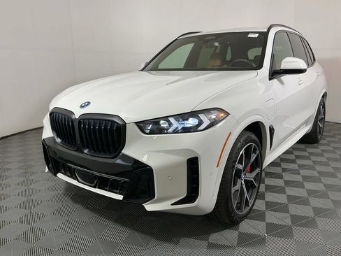 Certified 2026 BMW X5 xDrive50e w/ M Sport Package AWD/4WD image 28