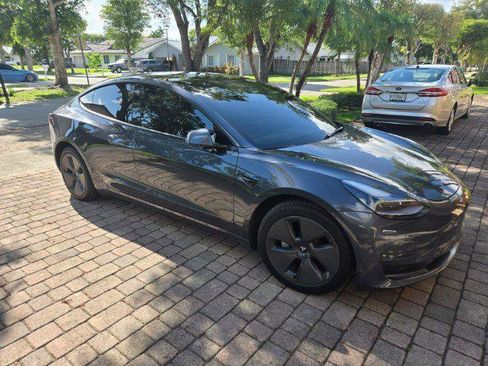 Used 2022 Tesla Model 3 Long Range AWD/4WD image 2