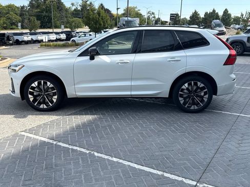 New 2026 Volvo XC60 B5 Plus w/ Climate Package AWD/4WD image 9