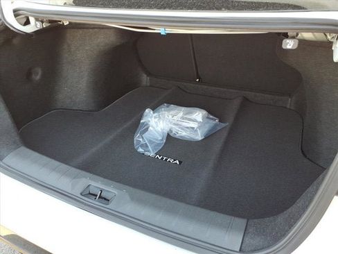 New 2026 Nissan Sentra SR FWD image 7